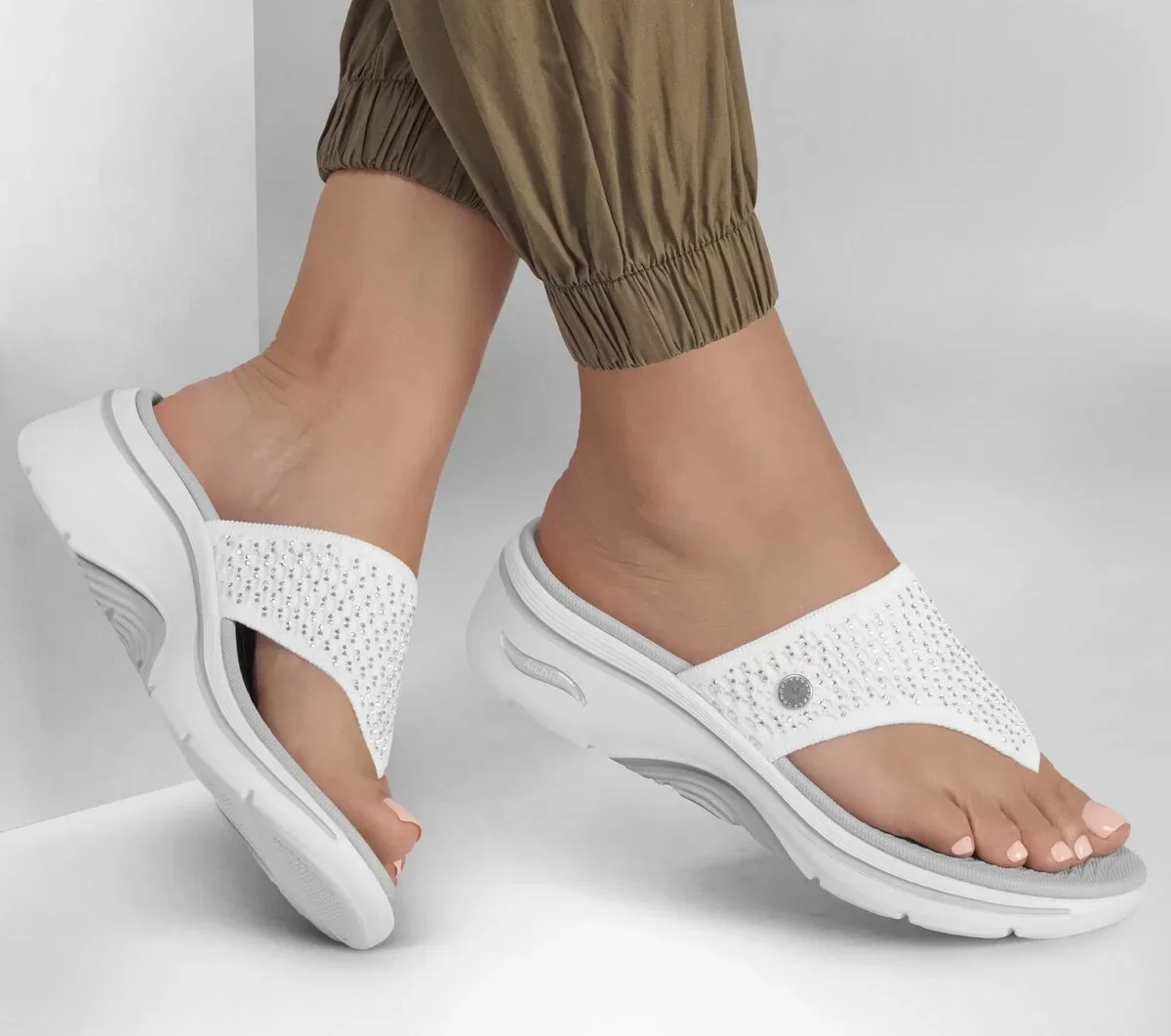 Martha Stewart: GO WALK Arch Fit 2.0 – Illuminating Martha Stewart: GO WALK Arch Fit 2.0 – Illuminating